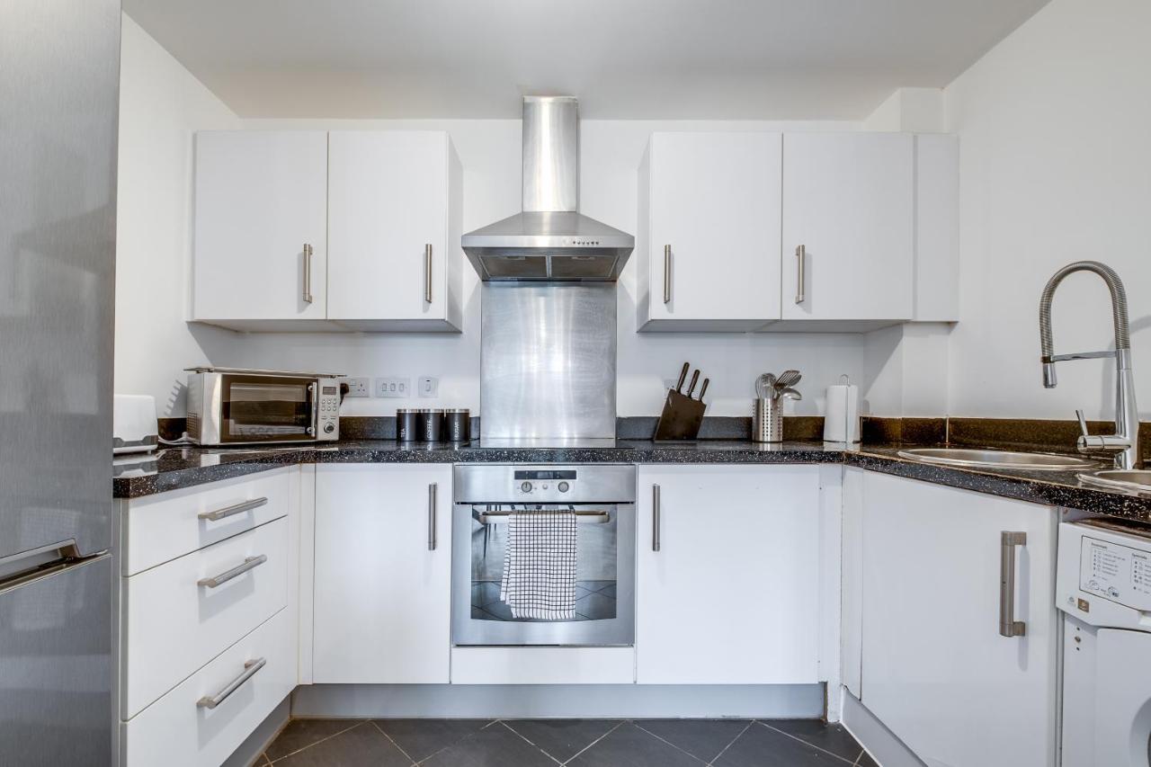 Stylish 4Th Floor 2 Bedroom En Suite City Centre Apartment With Parking By Azura Nights Birmingham Eksteriør bilde