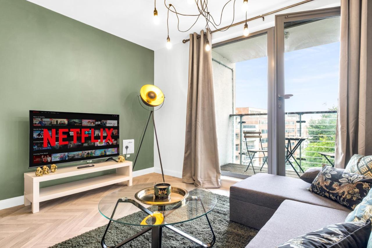 Stylish 4Th Floor 2 Bedroom En Suite City Centre Apartment With Parking By Azura Nights Birmingham Eksteriør bilde